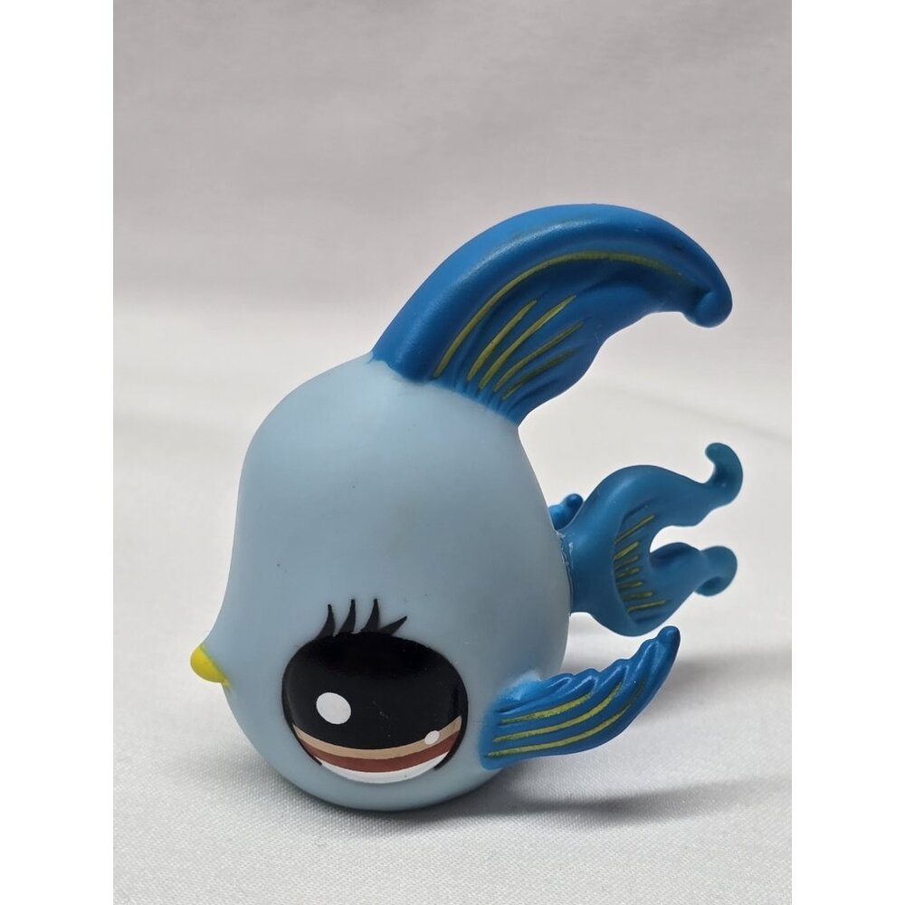 Littlest Pet Shop Blue Angelfish #1378 with Brown Eyes Hasbro